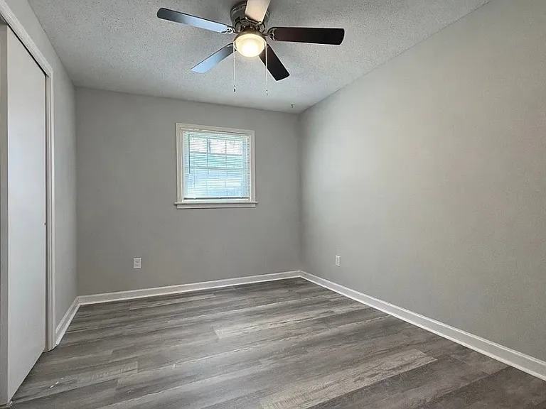 341 N Burbank Dr — Photo 8