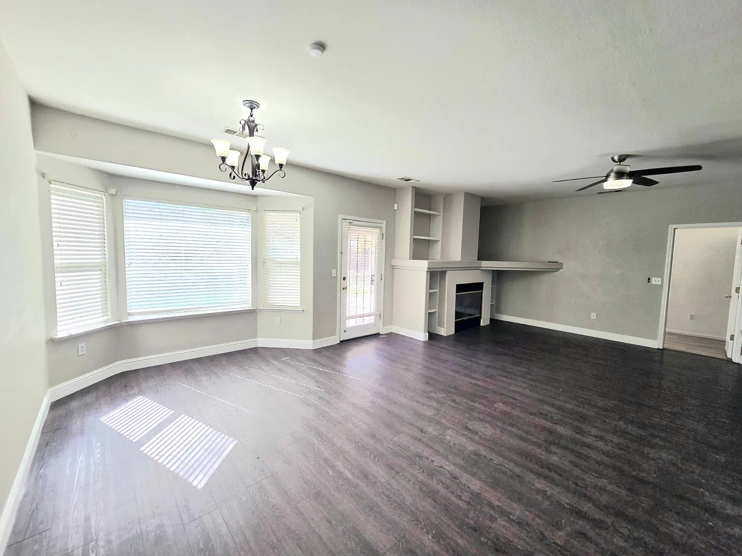 6 bed, 2370 sqft, $3,400 — Photo 4