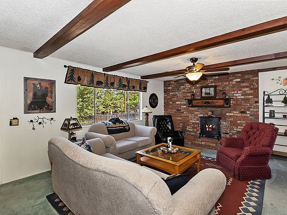 3rd image of 325 Downey Dr
