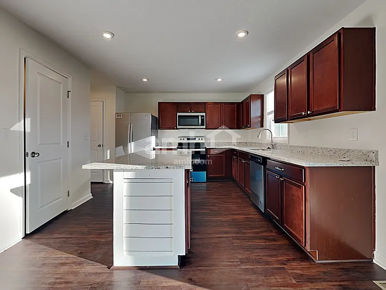 4651 Megan Danielle Dr — Photo 3