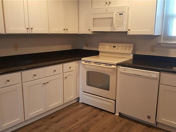5th image of 4586 Hialeah Dr
