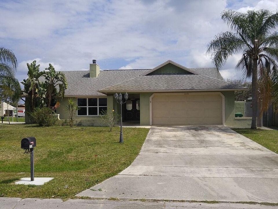 1st image of 1301 SE Bayharbor St