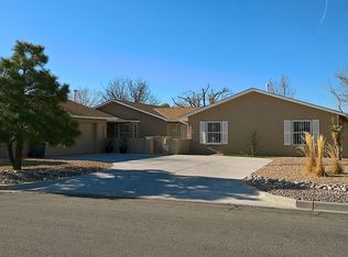 5204 Chapel Dr NW, Albuquerque, NM 87114