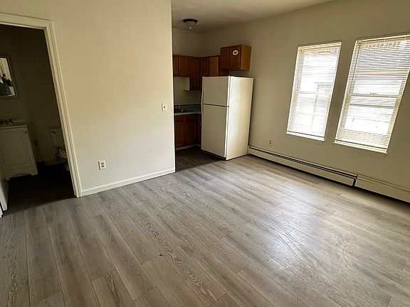 2nd image of 174 Ashley St #3A