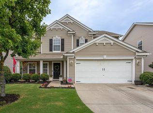 220 Ashdale Dr, Fuquay Varina, NC 27526