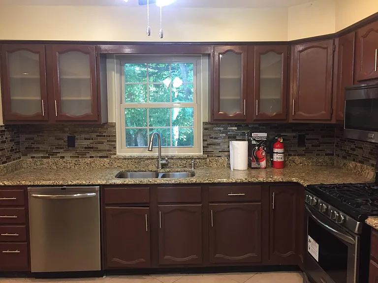 2503 Deerfield Dr — Photo 4
