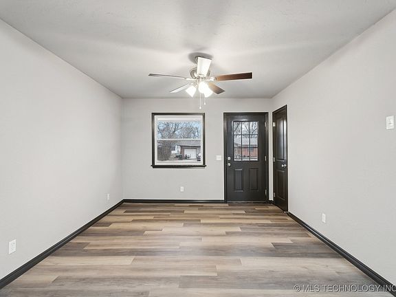 4th image of 1810 W Sunset Dr