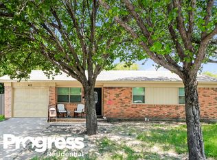 413 Globe Ave, Blue Mound, TX 76131