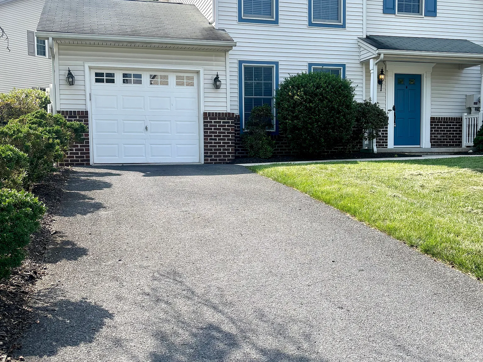 3 bed, 2.5 bath, 1586 sqft, $1,995 — Photo 1