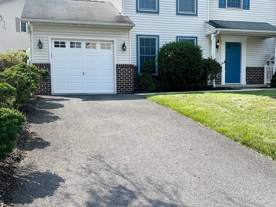 2 Lenox Ct