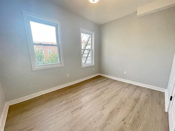 4th image of 86 Sherman Ave Floor 3