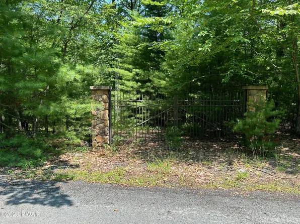 Weber Rd, Milford, PA 18337
