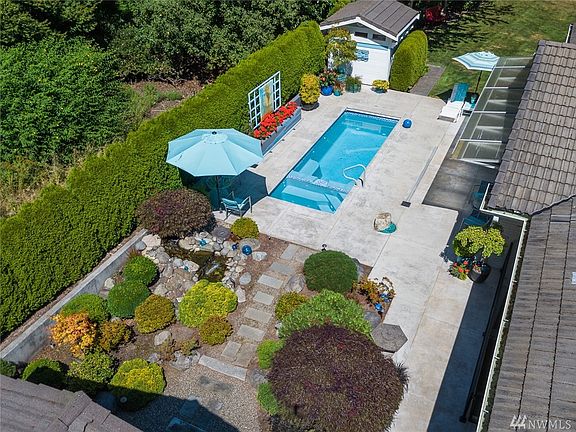 3rd image of 12617 Gravelly Lake Dr SW
