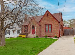 4217 Franklin Ave, Des Moines, IA 50310