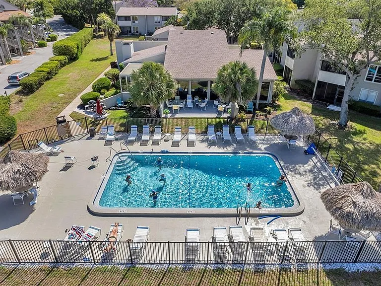 408 Windrush Bay Dr — Photo 33