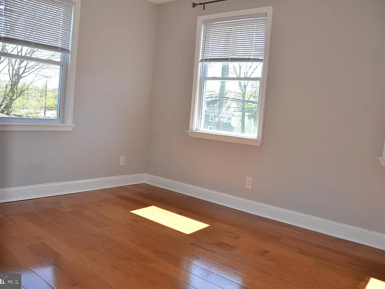 713 Miller St — Photo 9