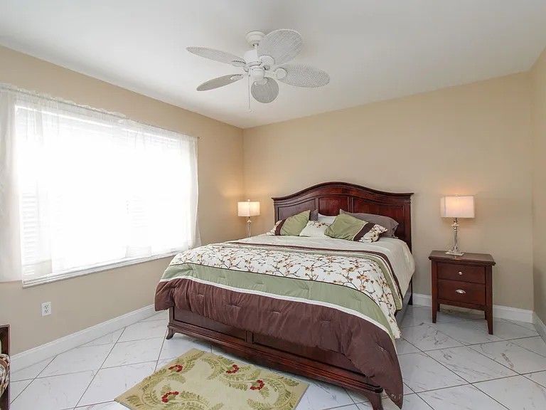 519 Roma Ct #3305 — Photo 32