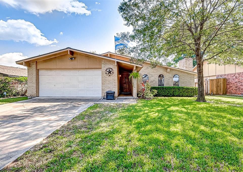 1st image of 4834 Gretna Green Dr