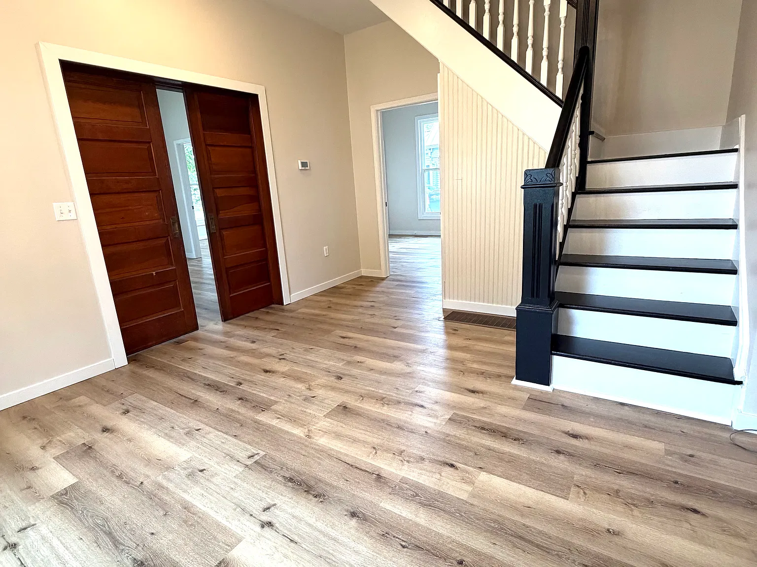 2 bed, 1327 sqft, $1,350 — Photo 3