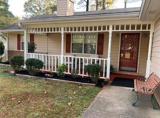 450 Rocky Cove Trl, Lawrenceville, GA 30044