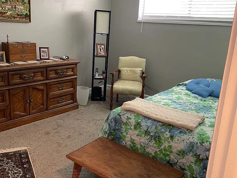 Heather Ridge - Beautiful Remodeled Apartments — Photo 16