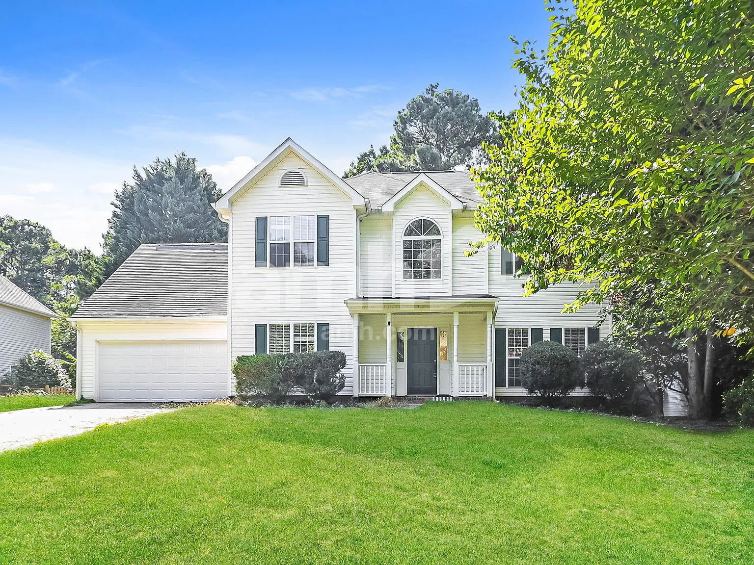 4 bed, 2.5 bath, 2367 sqft, $2,580 — Photo 1