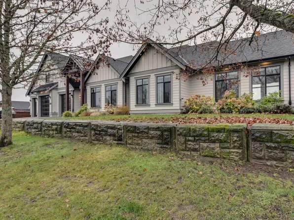 776 Hirst Ave, Parksville, BC V9P 2P5