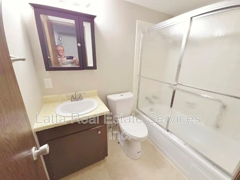12502 E 40th St S #F — Photo 6