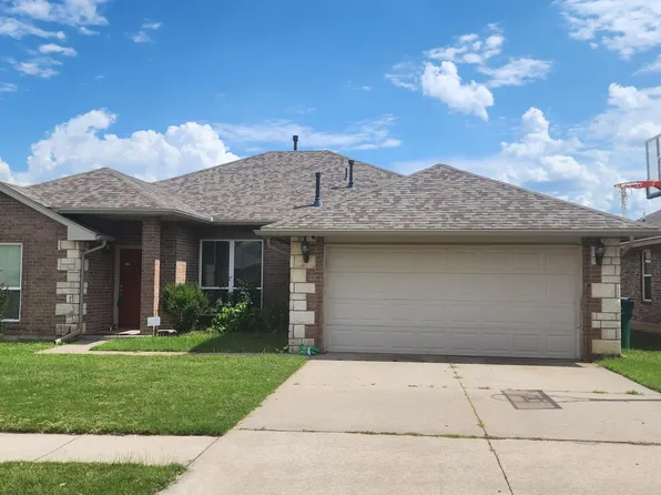 11608 SW 11th St, Yukon, OK 73099