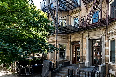 Rented by Rennit Inc.