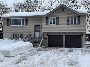 1433 Syracuse Ln, Schaumburg, IL 60193