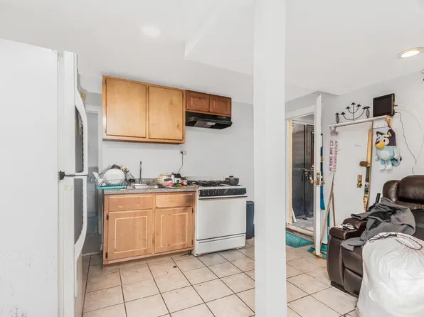 2108 Arthur Avenue image 9 of 12