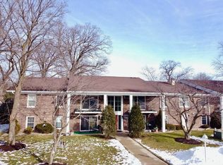 100 Evelyn Ln #E, Lake Geneva, WI