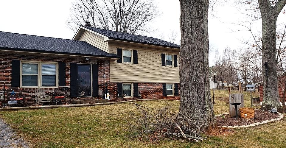 1st image of 210 Courtland Cir