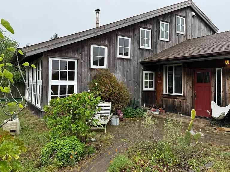 415 Evergreen Rd — Photo 1