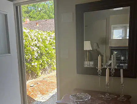 686 Vera Cruz Ave — Photo 3