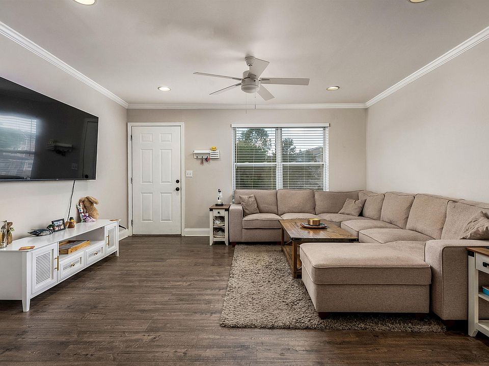 1st image of 210 15th St E APT 28