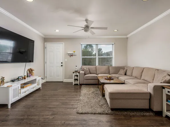 210 15th St E APT 28, Tuscaloosa, AL 35401