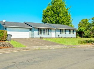 911 SW Warbler Ct, McMinnville, OR 97128