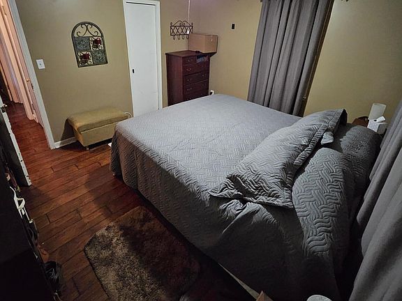 5th image of 2648 N Howard Avenue