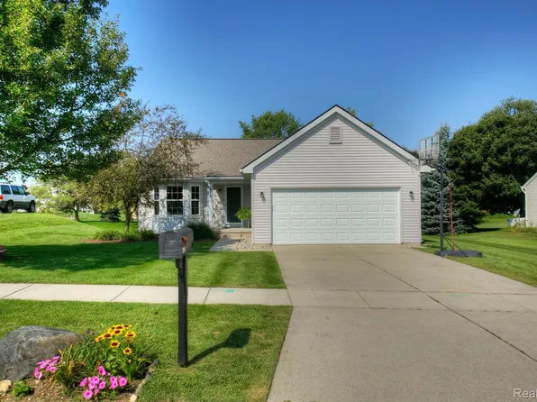 214 Chestnut Way, Linden, MI 48451