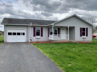 46 3rd St, Beach Lake, PA 18405