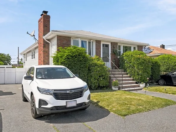 52 Augustus St, Revere, MA 02151