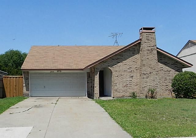 1st image of 2717 Colonial Dr