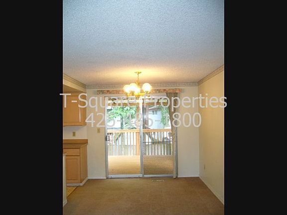 4th image of 10716 NE 143rd Pl