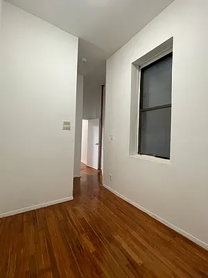 Rented by Peter R. Hungerford, LREB | media 24