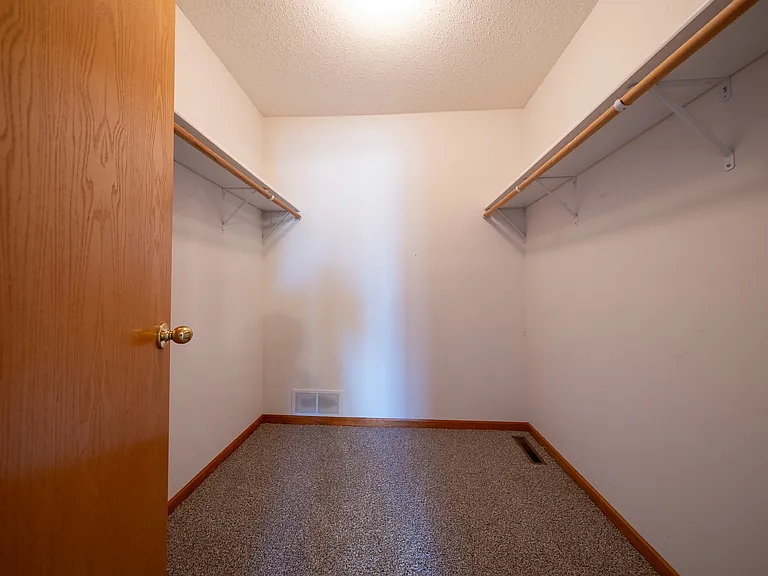 17083 Eagleview Way — Photo 3