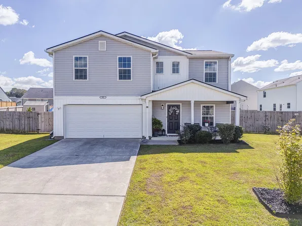 803 Riverside Dr, Calhoun, GA 30701