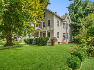 422 S Main St, Wallingford, CT 06492