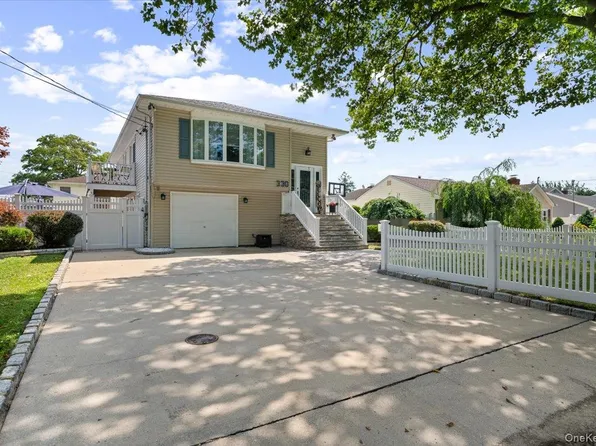 330 Granada Parkway, Lindenhurst, NY 11757